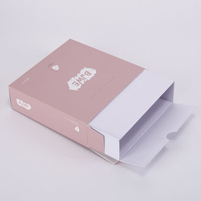 Bereiten Sie die Lackierung des kundenspezifischen kosmetischen Verpackens einpackt Luxusgeschenk auf
