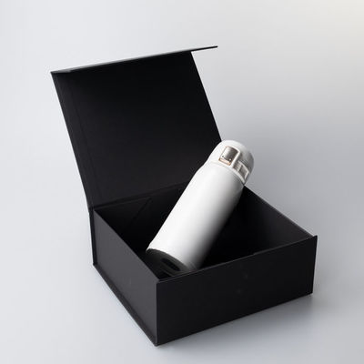 157gsm Art Paper Black Gift Box mit dem Deckel-faltbaren steifen magnetischen Verpacken