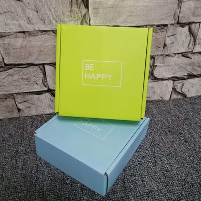 Gewölbtes T-Shirt aufbereiteter Verpackenkasten Pantone-Farbdruck