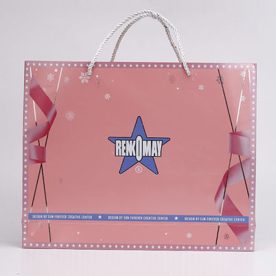 Fertigen Sie die farbenreiche Tasche des Kleidungs-Geschenk-Verpackungs-Kraftpapier-300gsm besonders an