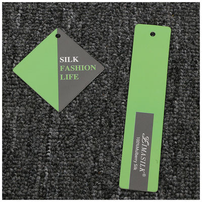 Rechteck prägeartige Pappe Debossed Logo Recycled Hang Tag 300gsm
