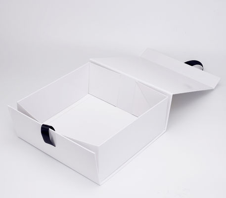 Faltender magnetisches Geschenkpapier 185g weißer Verpackenkasten für Kleid